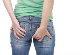 Il prurito all'ano è un segno della presenza di parassiti nel corpo